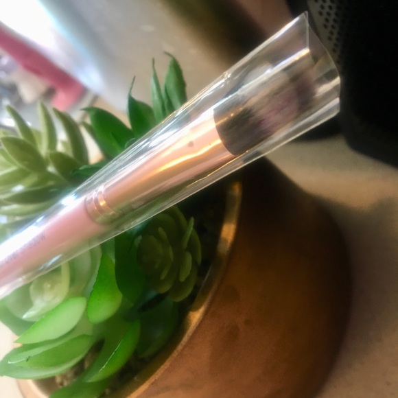 Elizabeth Mott All Over Shadow Brush - Picture 4 of 4